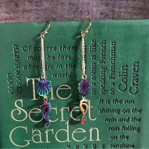 NWT Beach Seahorse and Seashell earrings